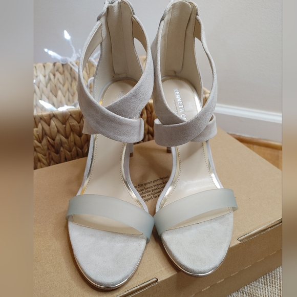 Kenneth Cole Brooke Suede Cross Strap Heeled Sandal, Gray 8M - Picture 6 of 16